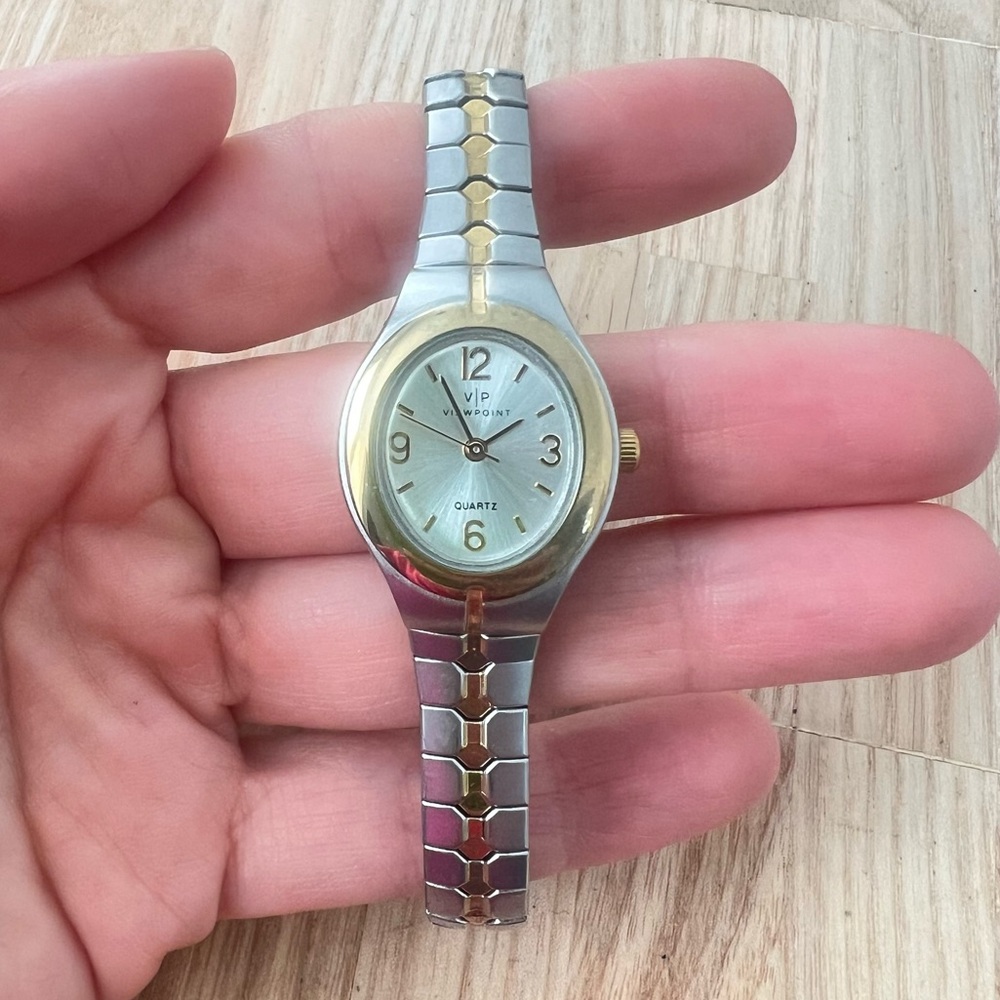 Viewpoint by Timex ladies oval two toned dress watch NEW BATTERY